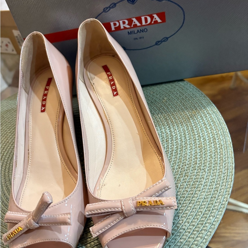 Prada bow wedges size 39